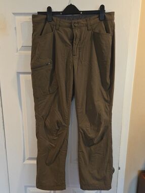 Eddie Bauer Olive Cargo Pants Insulated with Utility Pockets